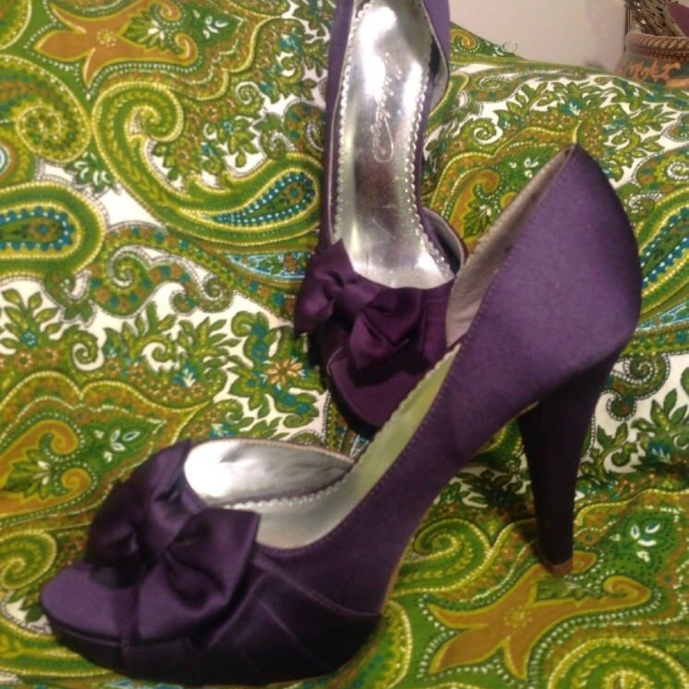MICHAELANGELO Purple Satin Wedding Pumps Shoes 7.5